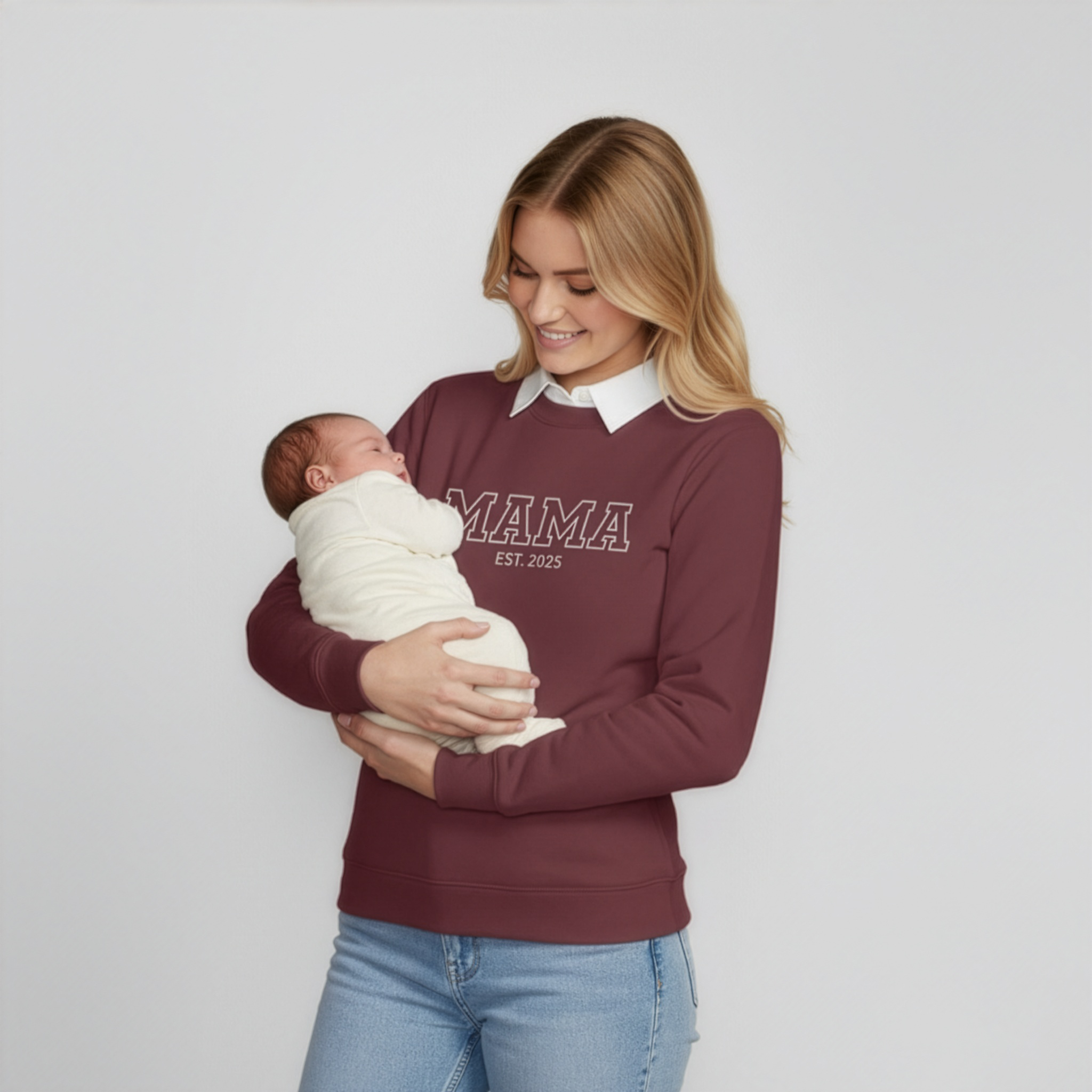 Персонализиран суитчър „MAMA“ – Бродерия с дата по избор, идеален подарък за майка