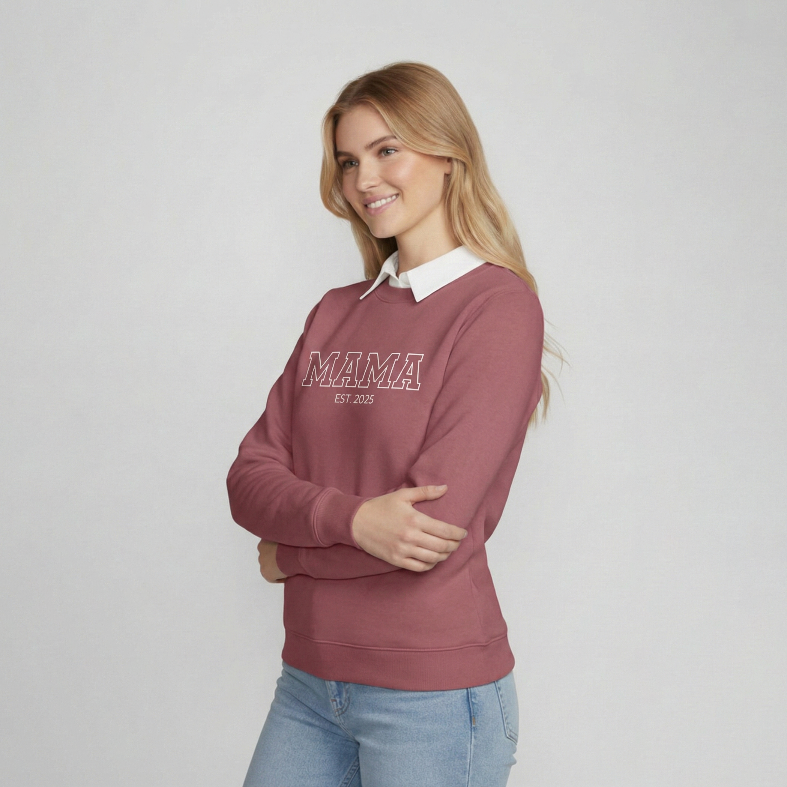 Персонализиран суитчър „MAMA“ – Бродерия с дата по избор, идеален подарък за майка